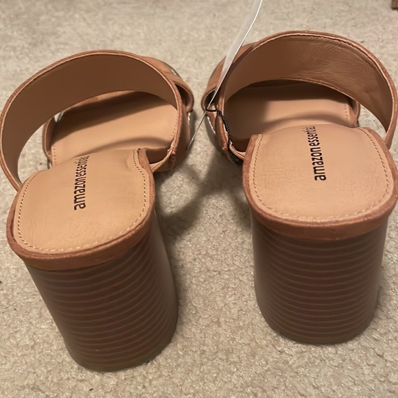 NIB Amazon Essentials Two Strap Heeled Slide Sandal, Cognac - Picture 3 of 5
